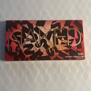 NWT Urban Decay Mini Naked Eyeshadow Palette- Sin